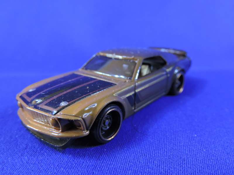 Hot Wheels 69 FORD Mustang Boss 302 ( Brown to Black blend )