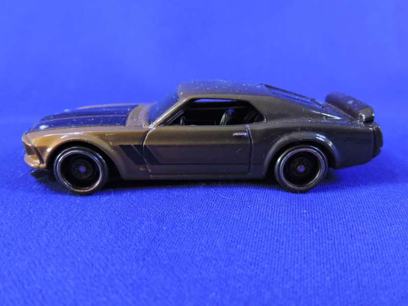 Hot Wheels 69 FORD Mustang Boss 302 ( Brown to Black blend )