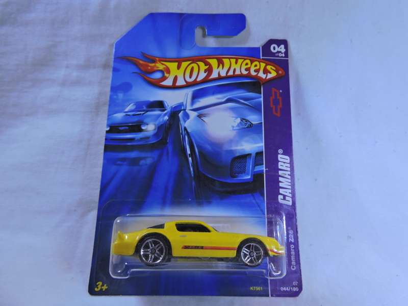 Hot Wheels CHEVY CHEVROLET Camero Z28 ( Yellow ) # CHEVY BLOW OUT SALE #