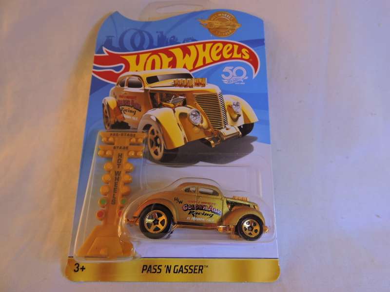 Hot Wheels Pass n Gasser ( GOLD ) Like Chevy and Ford