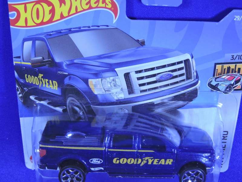 Hot Wheels Ford F-150 ( Good Year )