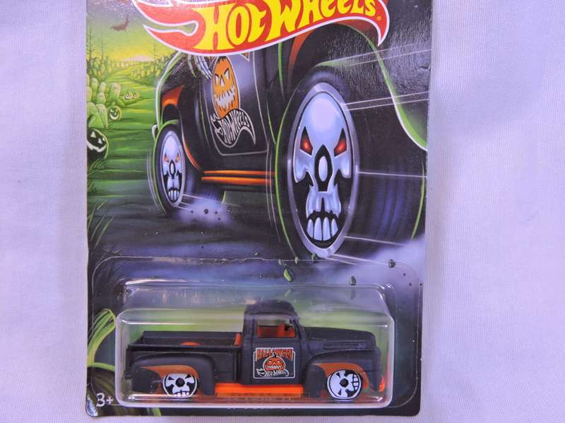 Hot wheels FORD F1 ( Matt Black & Orange )  HALLOWEEN  Scull Rims Long Card
