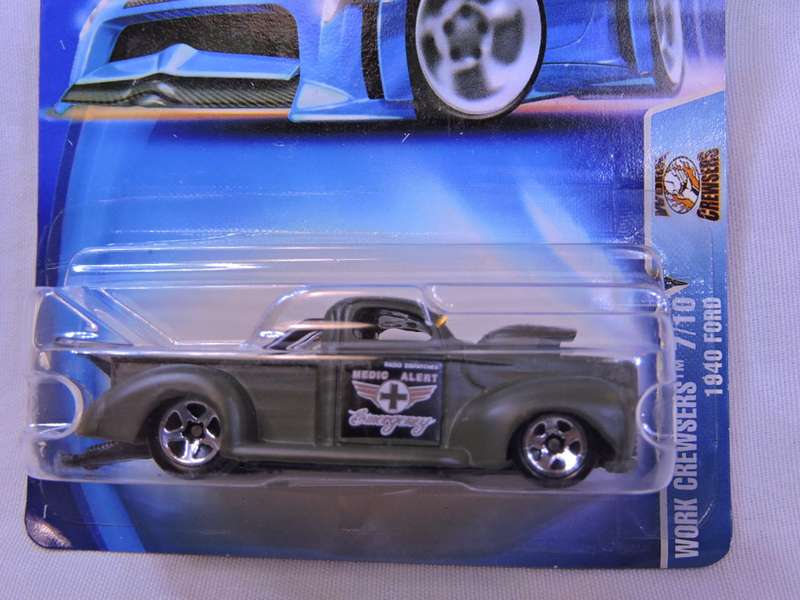 Hot wheels FORD Pick up Bakkie ( Matt Grey ) Medic Alert Work Crewsers Long Card