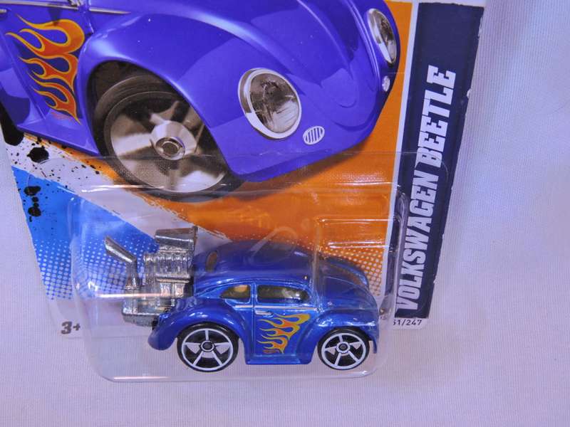 Hot Wheels Volkswagen VW BEETLE ( Light Blue ) Heat Fleet Long Card