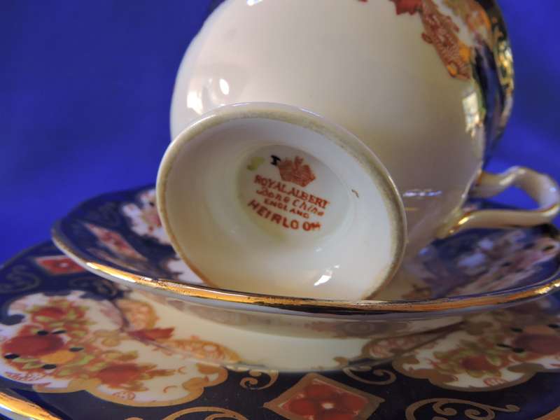 Royal Albert Trio HEIRLOOM Fine porcelain