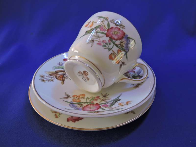 Wedgwood Trio  SANDON W.D.4010  Fine porcelain