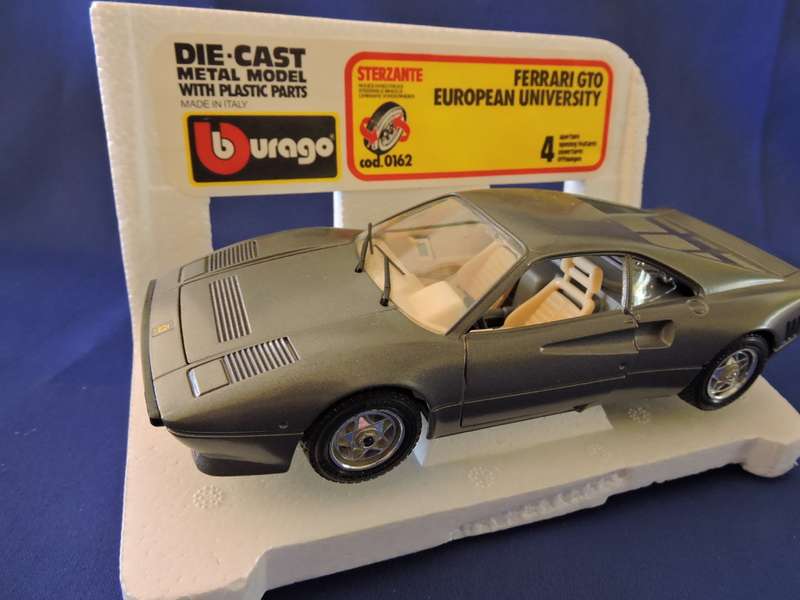 Bburago FERRARI GTO University ( Silver )  1/24