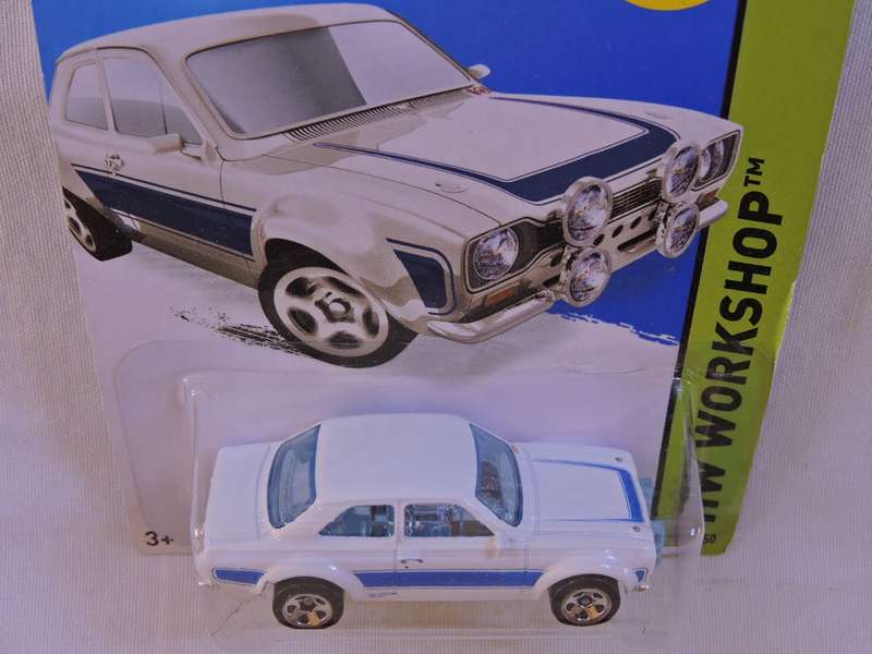 Hot Wheels  FORD Escort RS 1600 ( White blue stripe )  Long Card