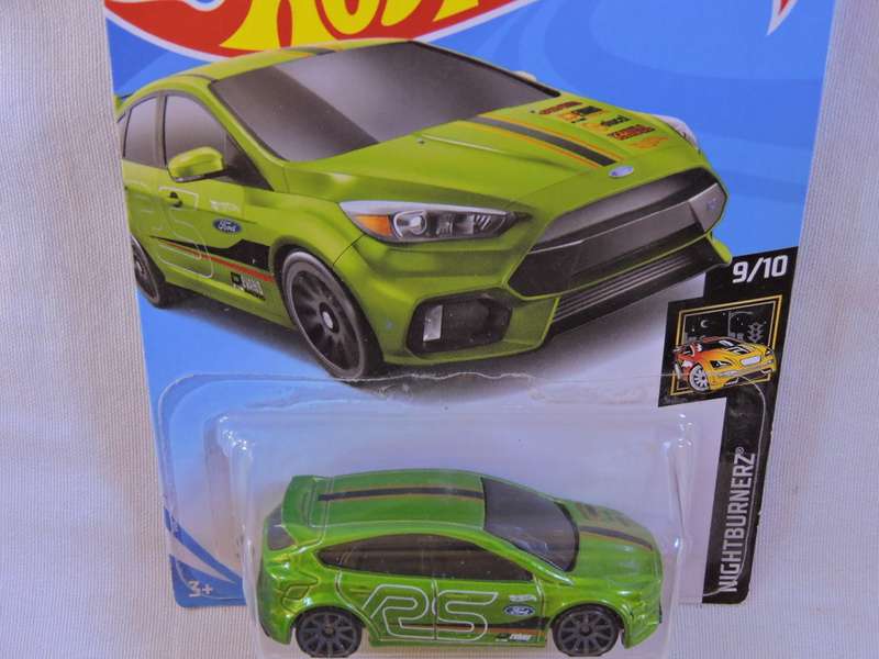 Hot Wheels FORD Focus RS ( Green )  Long Card