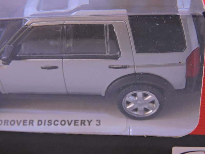 Land Rover Discovery 3 Mint in Box  Scale 1/43 ( Silver )