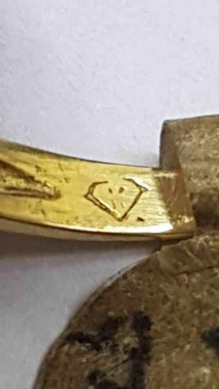 18ct Gold Sapphire and Diamond Ring