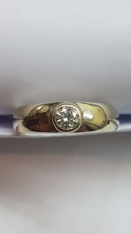 9ct White Gold and Diamond ring ETCW 0.36ct