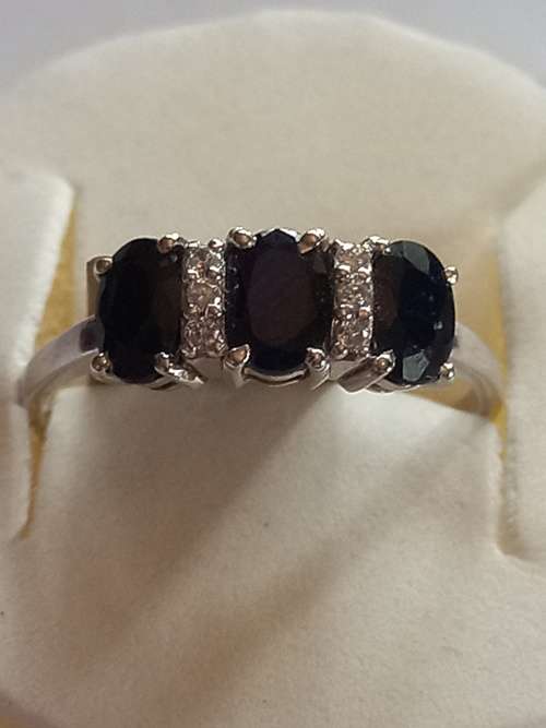 Silver ring with Sapphires