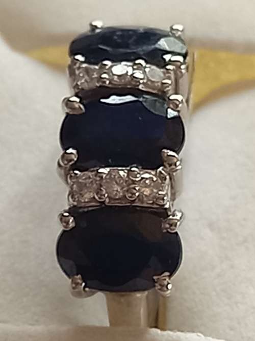 Silver ring with Sapphires