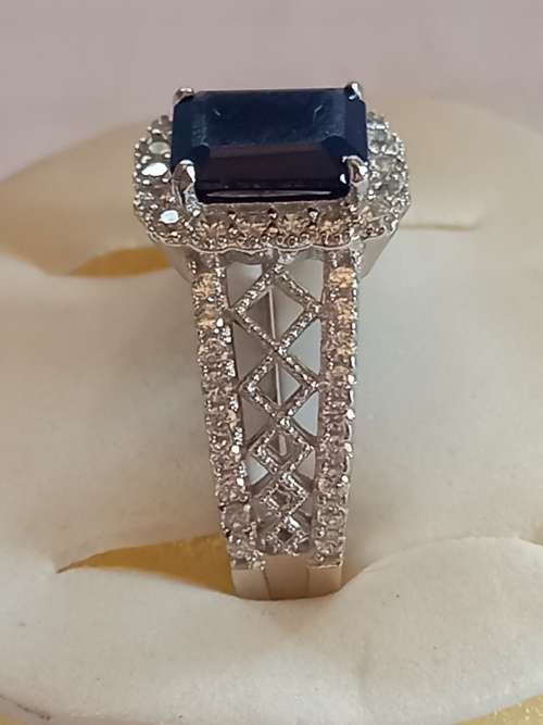 Fine Solid silver ring with sapphire