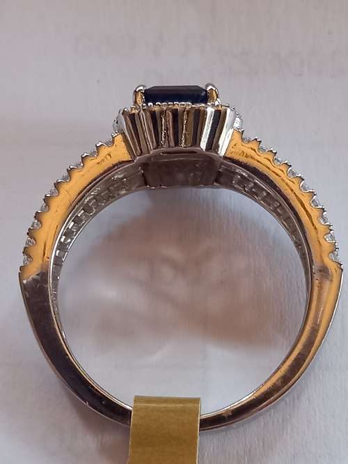 Fine Solid silver ring with sapphire