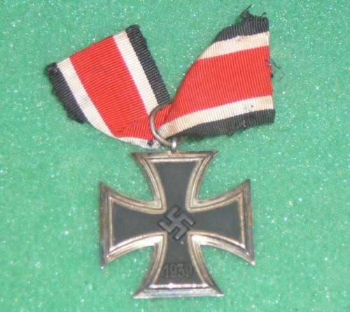 3rd REICH MAKER MARKED  IRON CROSS