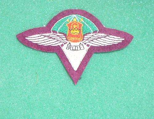 LESOTHO PARATROOPER BERET BADGE