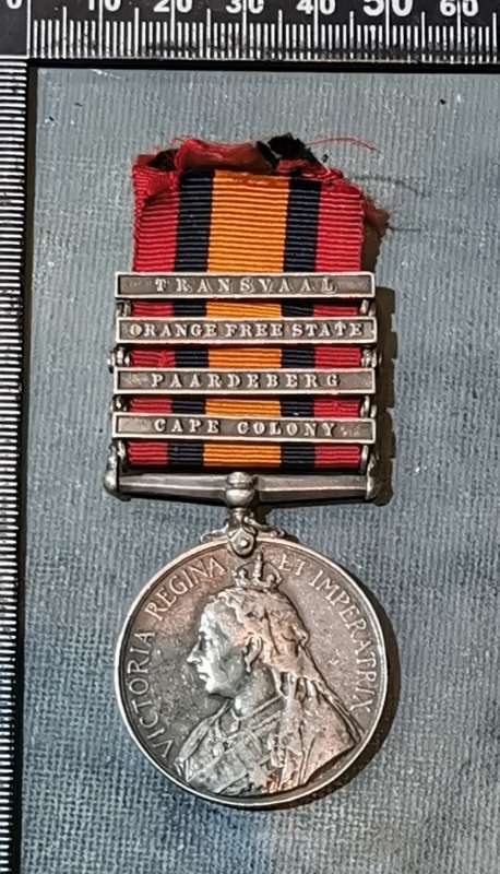 QUEENS SOUTH AFRICA MEDAL WITH PAARDEBERG BATTLE BAR