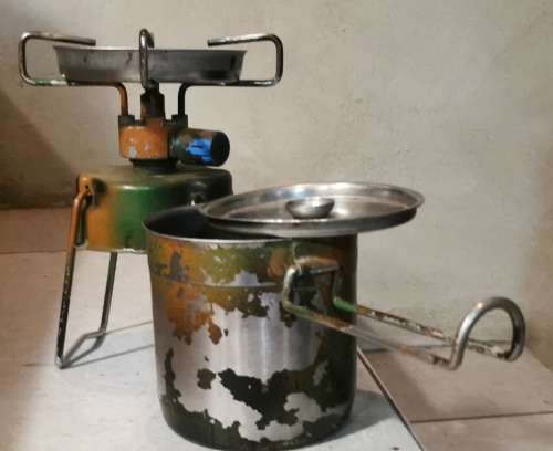 RECCE USED BUNSEN COOKER AND POT.