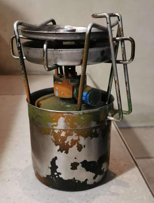 RECCE USED BUNSEN COOKER AND POT.