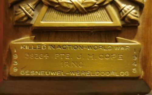 WW2 KILLED IN ACTION, EL ALAMEIN DEATH PLAQUE & REPRINT DOCUMENTS FOR MAN