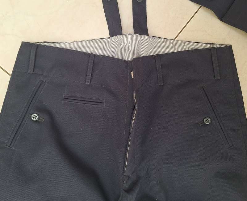 GERMAN REENACTOR/MOVIE COPY  AIR FORCE PILOT OFFICERS UNIFORM WITH AWARDS