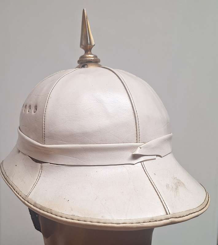 SADF STATE PRESIDENTS GUARD PITH HELMET