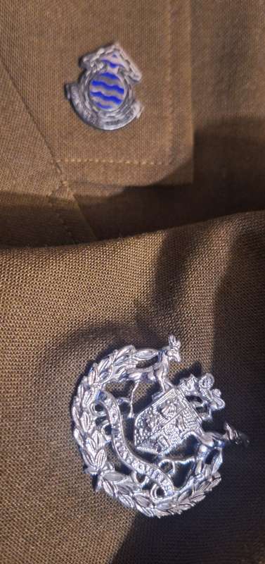 SADF W.O. NAMED TUNIC ,MINIATURE MEDALS AND PHOTO OF SOLDIER LOT