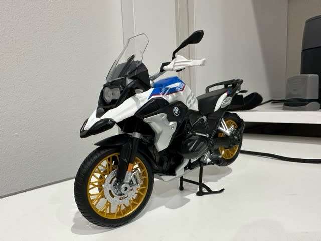 Maisto 1/18 Die-Cast Motorbikes