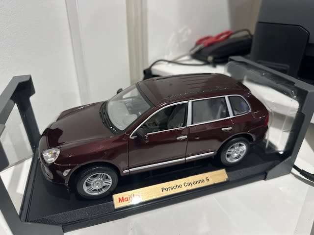 Maisto Porsche Cayenne S 1:18