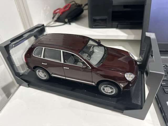 Maisto Porsche Cayenne S 1:18