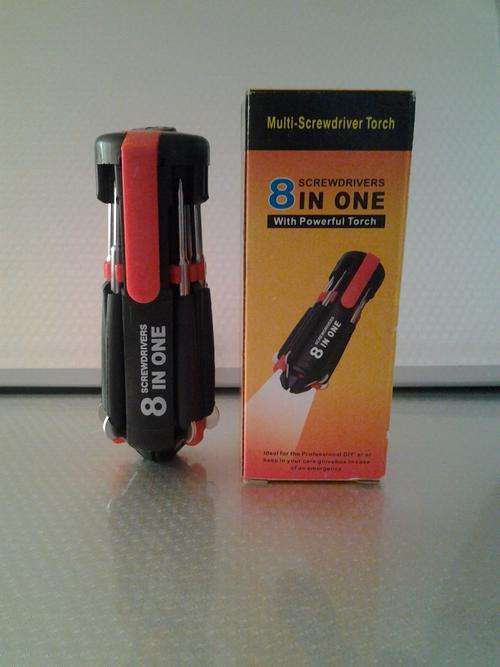8 SCREWDRIVERS IN ONE WITH POWERFUL TORCH