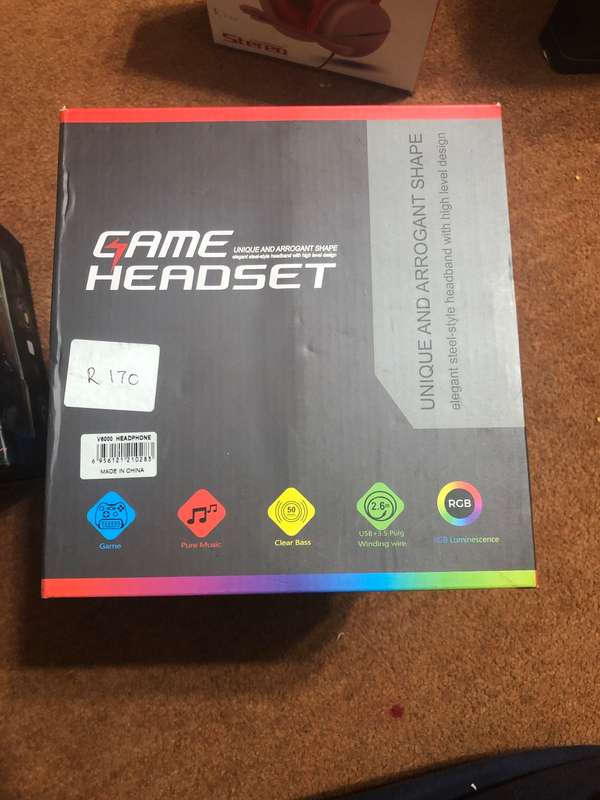 Pack of Six Headphones