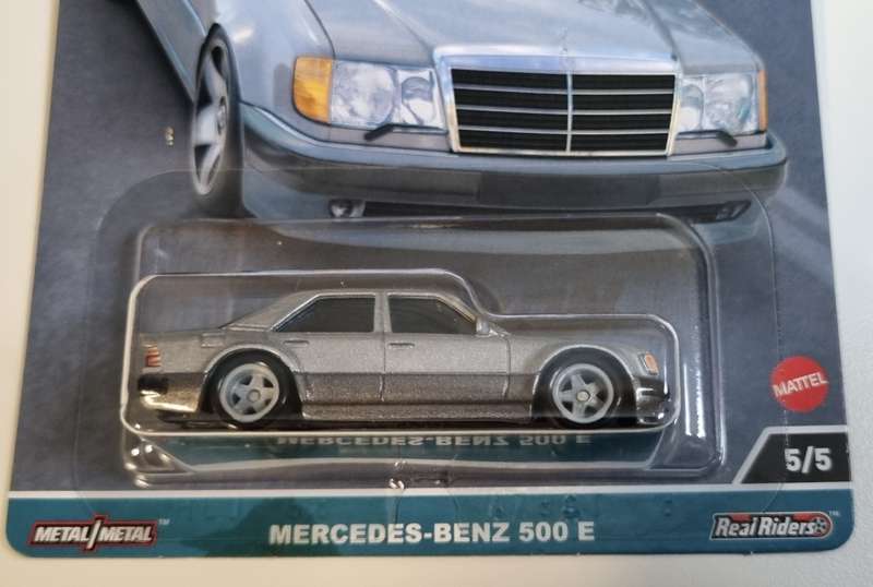 Hot Wheels Premium Mercedes-Benz 500 E