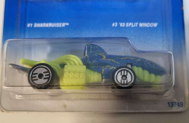 Hot Wheels Twin pack Sharkruiser & 63 Split Window 1994