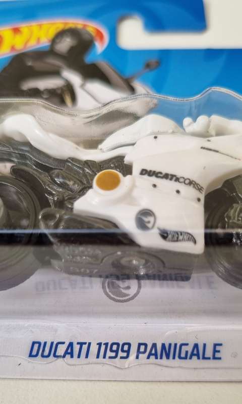 Hot Wheels Ducati 1199 Panigale Treasure Hunt