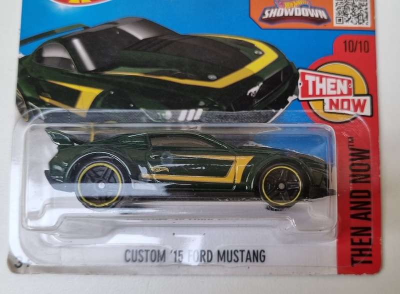 Hot Wheels Custom 15 Ford Mustang