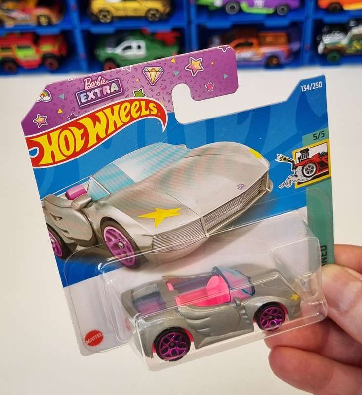Hot Wheels Barbie Extra