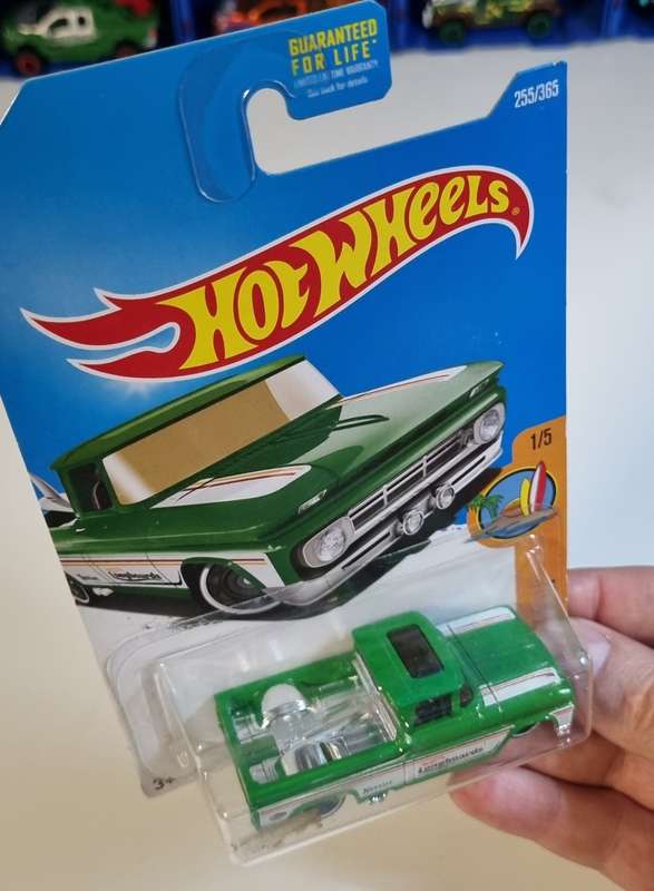 Hot Wheels Custom 62 Chevy Pickup