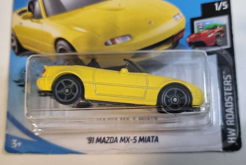 Hot Wheels 91 Mazda MX-5 Miata