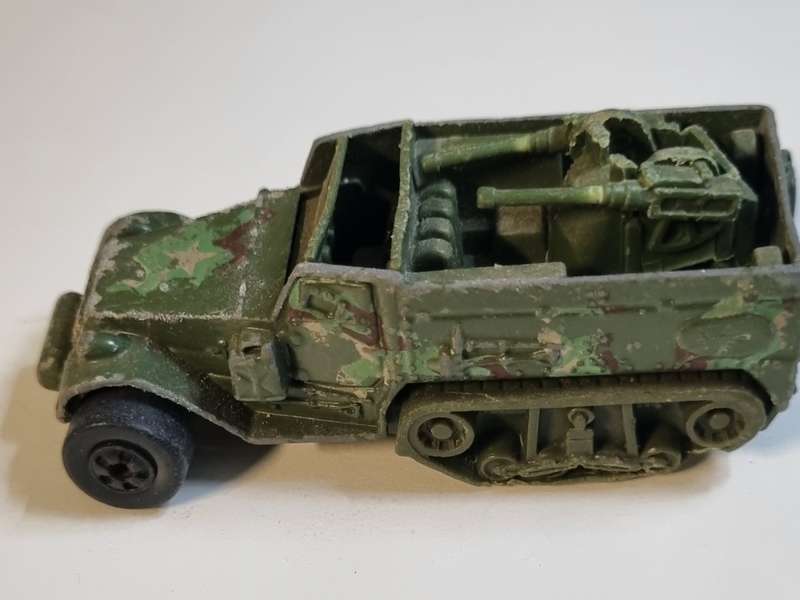 Hot Wheels Vintage 1981 Camouflage Military Green Gun Bucker Army