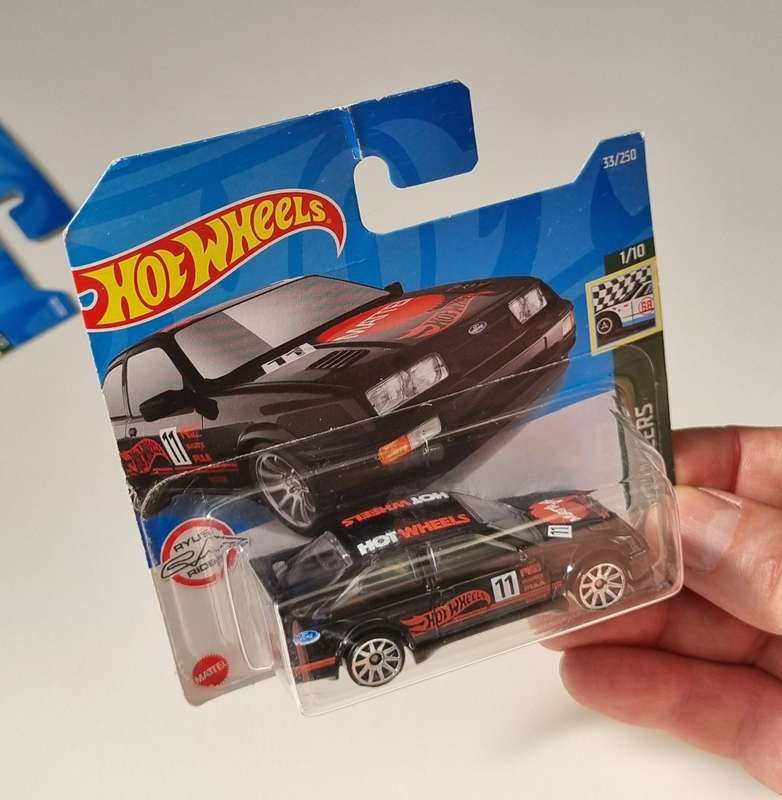Hot Wheels 87 Ford Sierra Cosworth
