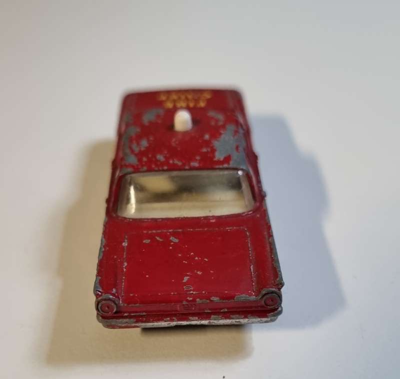 Matchbox Lesney 59B FORD FAIRLANE FIRE CHIEF'S CAR