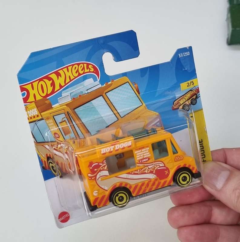 Hot Wheels Quick Bite Treasure Hunt