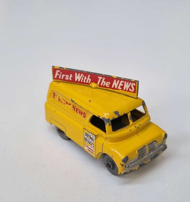 Matchbox Lesney 42A Evening News Van