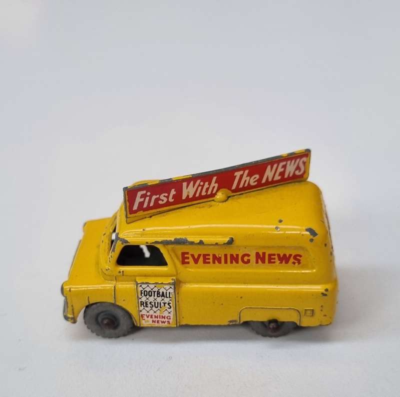 Matchbox Lesney 42A Evening News Van
