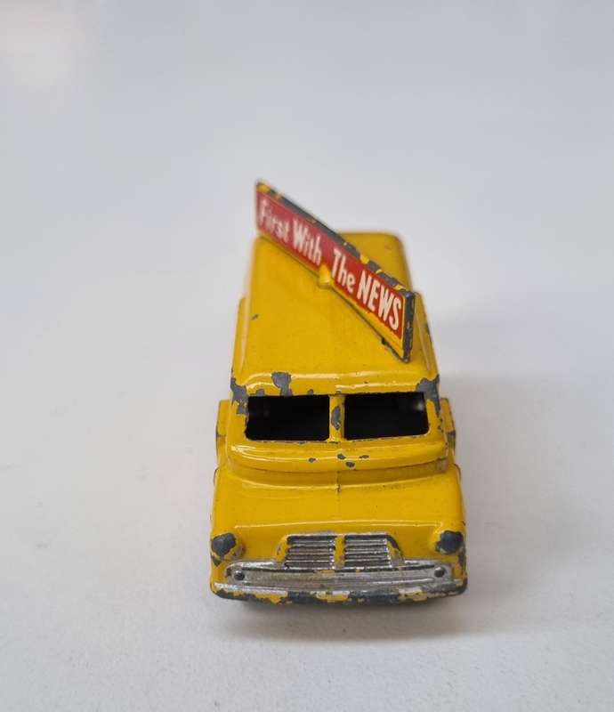 Matchbox Lesney 42A Evening News Van