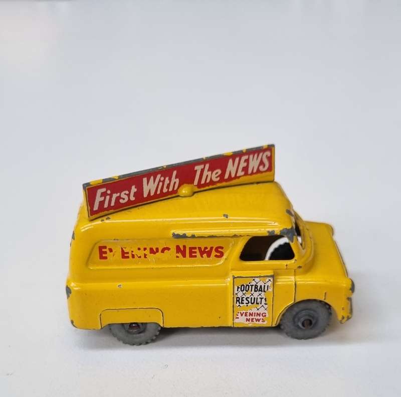 Matchbox Lesney 42A Evening News Van