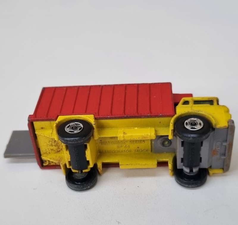 Matchbox Lesney 44C GMC Refrigeration Truck